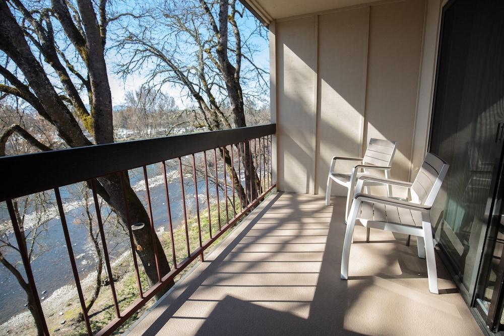Riverside Inn photo 80