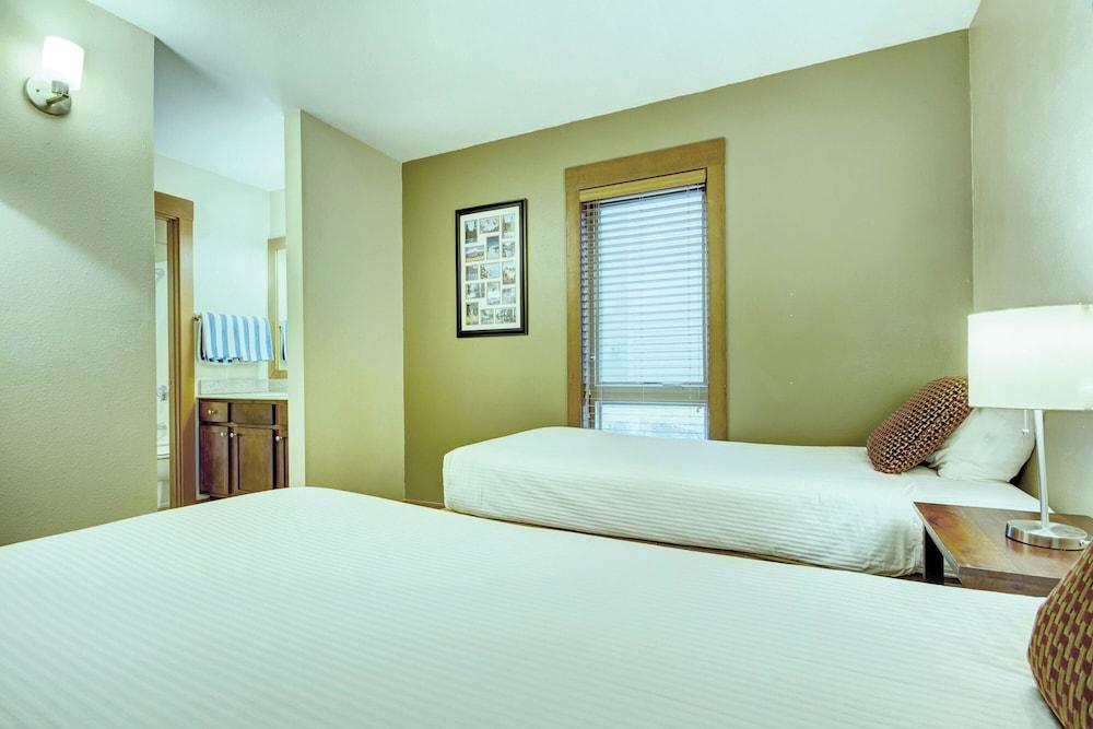 Seventh Mountain Resort photo 9
