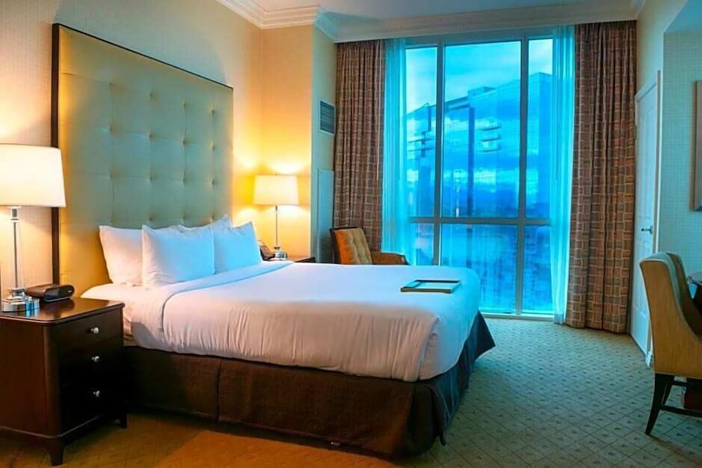 MGM Signature Executive Suite photo 1