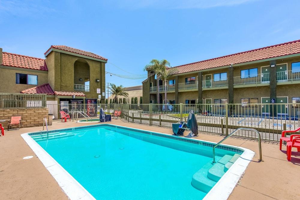 Budget Inn photo 13