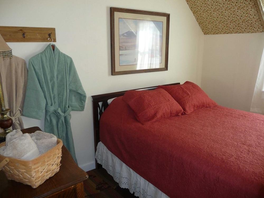 The Twin Lakes Inn photo 7
