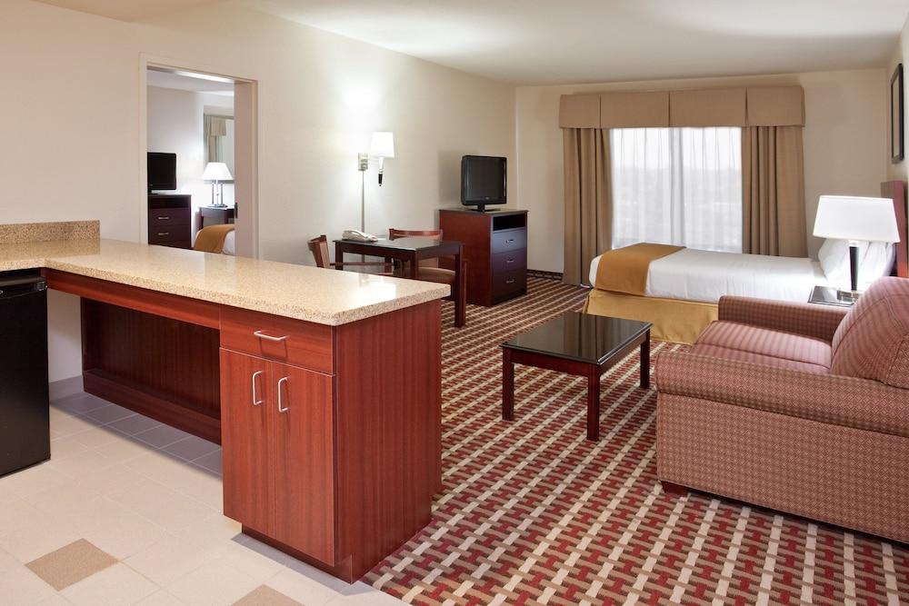 Holiday Inn Express Hotel & Suites Columbus Univ Area - Osu by IHG photo 26