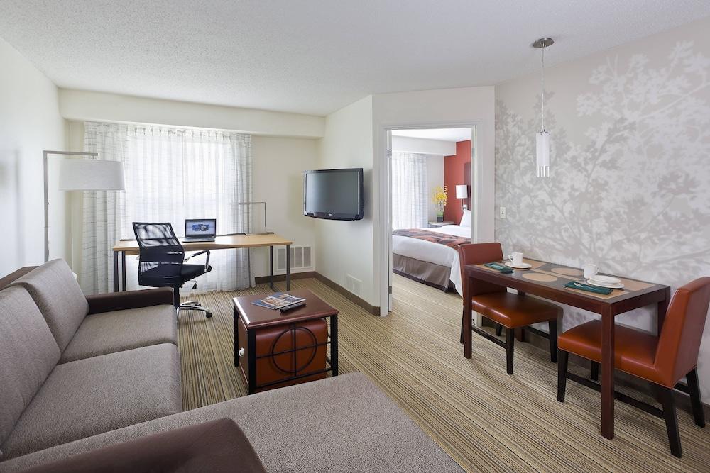 Residence Inn Cedar Rapids photo 5