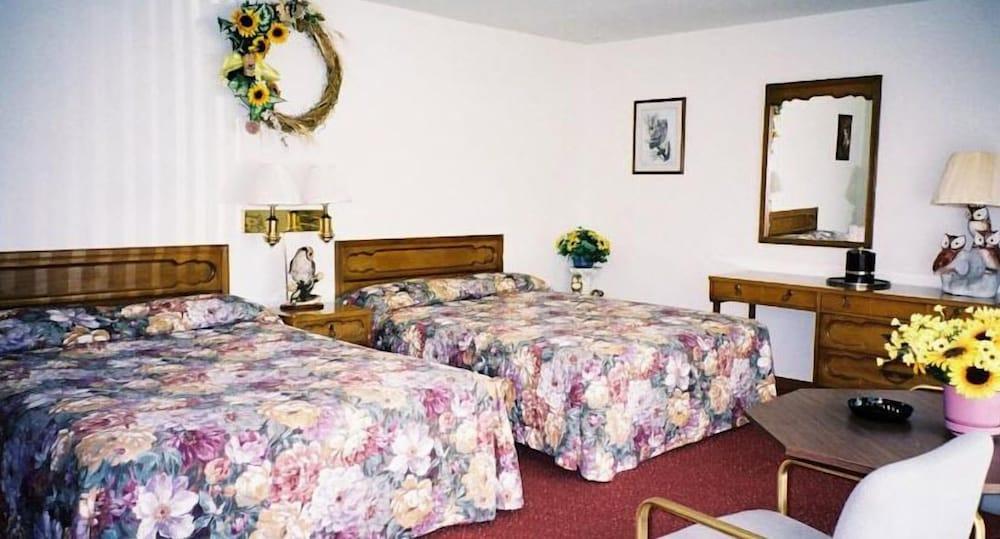 Spring Hill Motel photo 44