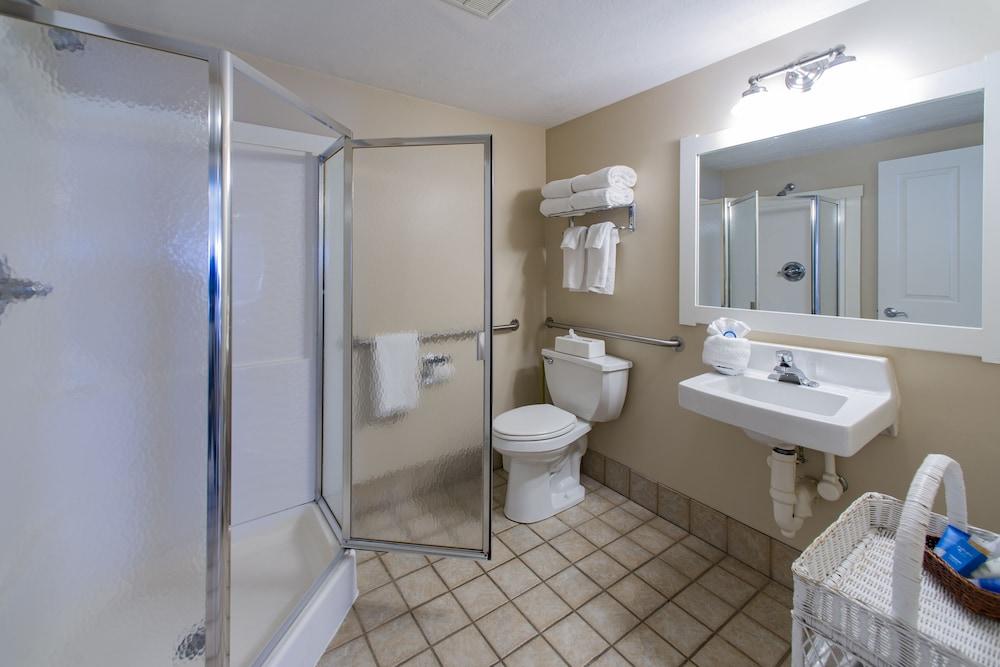 Edgewater Resort photo 92