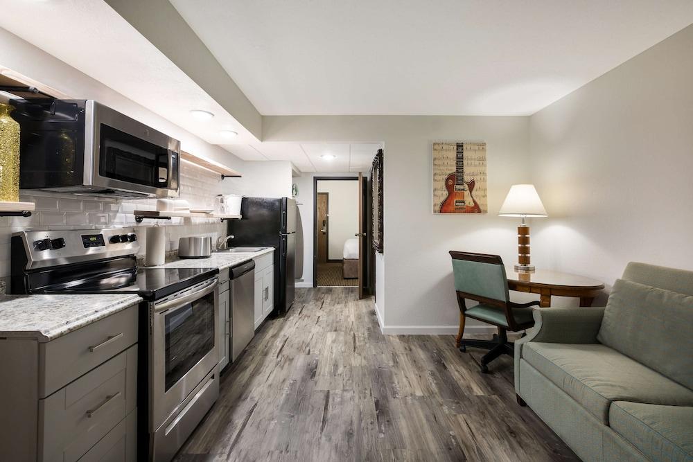 Revel Hotel Minot, SureStay Collection by Best Western photo 31