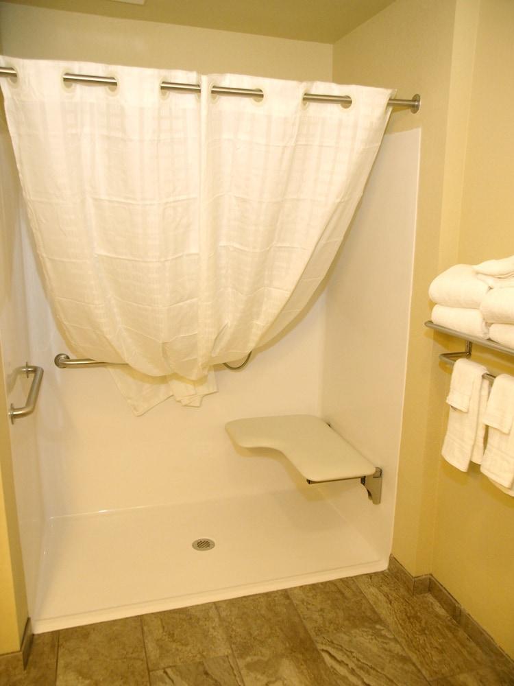 Cobblestone Inn & Suites - Vinton photo 43