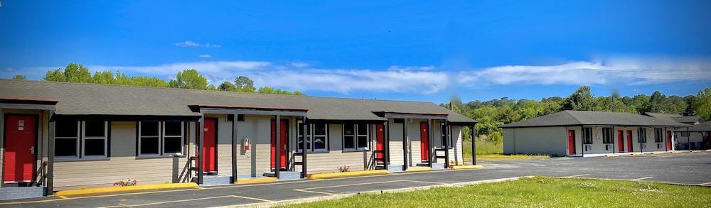 Whistling Pines - Daily & Extended Stay, Elizabeth City photo 23