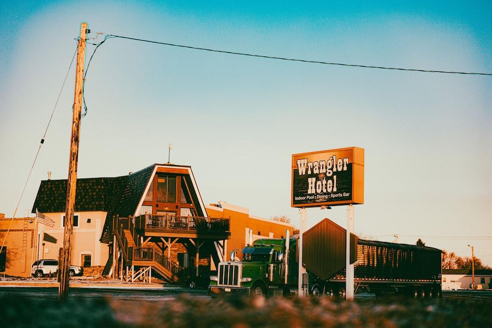Wrangler Inn photo 1