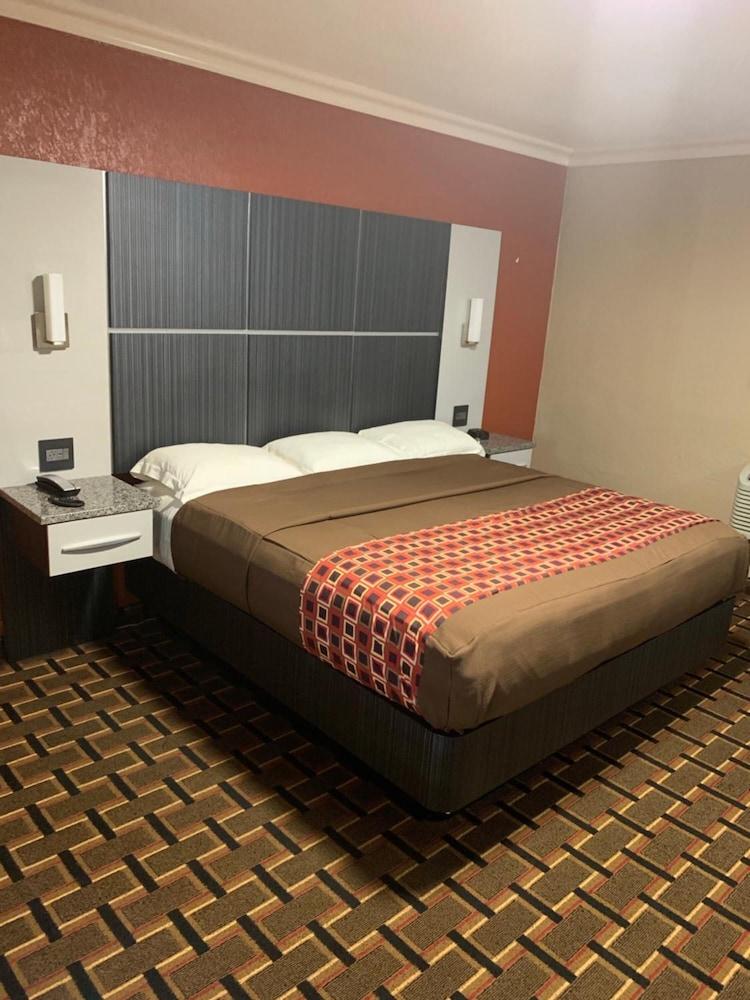 Budget Inn photo 11