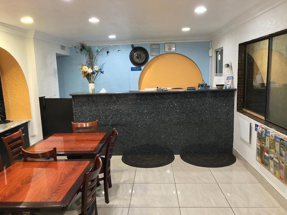 Americas Best Value Inn & Suites Joshua Tree National Park photo 3