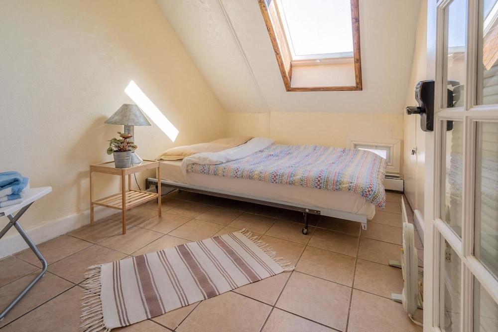 Providence Hostel and Guesthouse photo 2