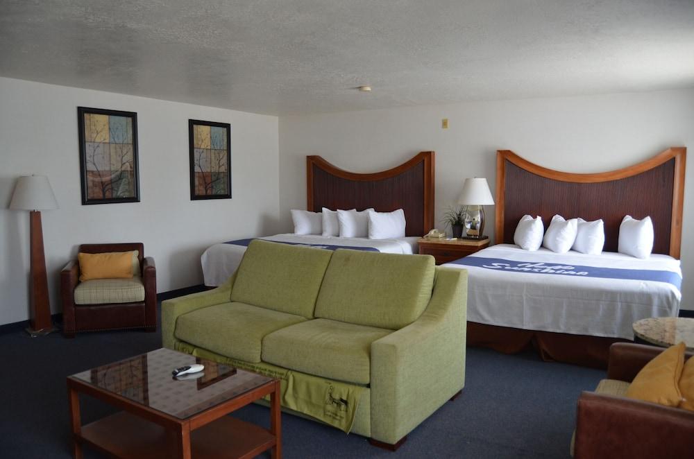 Days Inn by Wyndham Torrey Capital Reef photo 8