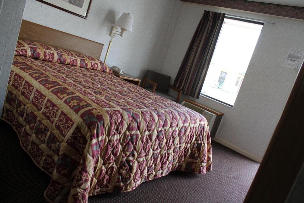 Budget Host Inn Bristol photo 41