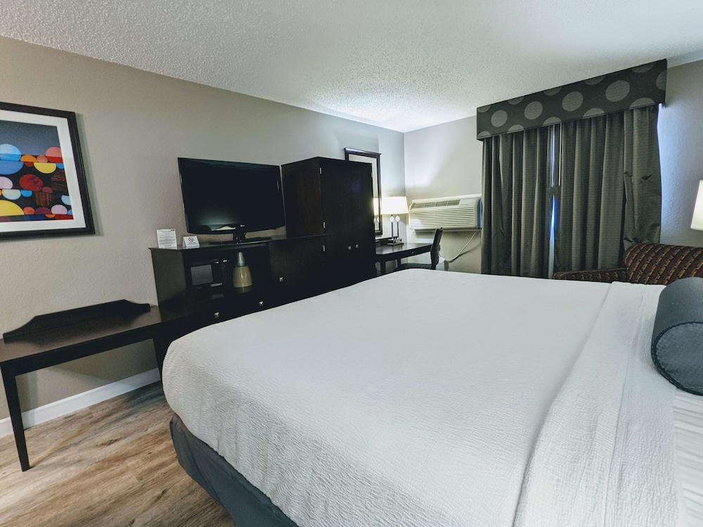 Spark by Hilton Eden Prairie photo 18