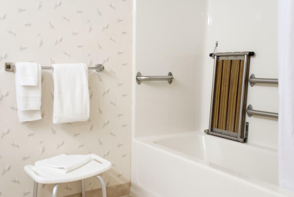 Country Inn & Suites by Radisson, Cedar Falls, IA photo 46