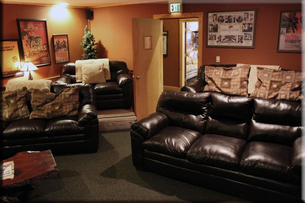 Old Corral Hotel & Steakhouse photo 11