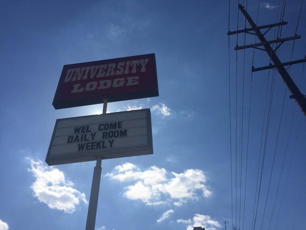 University Lodge Motel photo 11