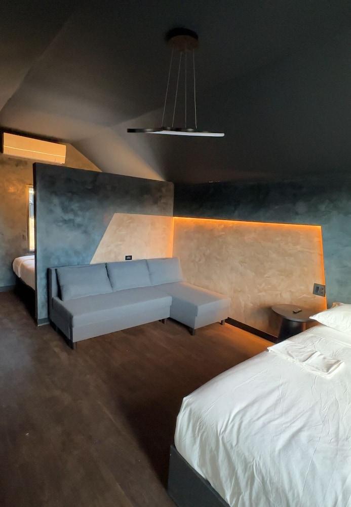 Emrose Luxury Cabins photo 7