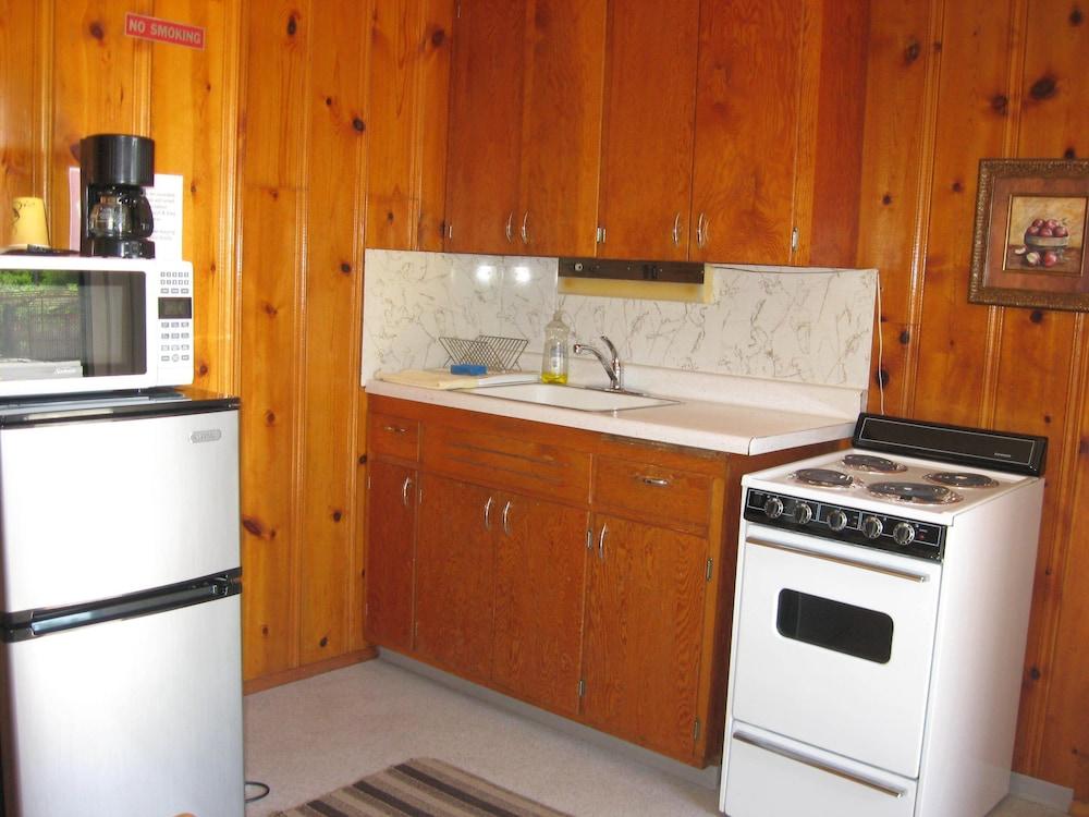 Masters Inn photo 12