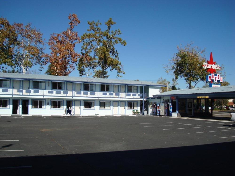 Stardust Motel Redding photo 1