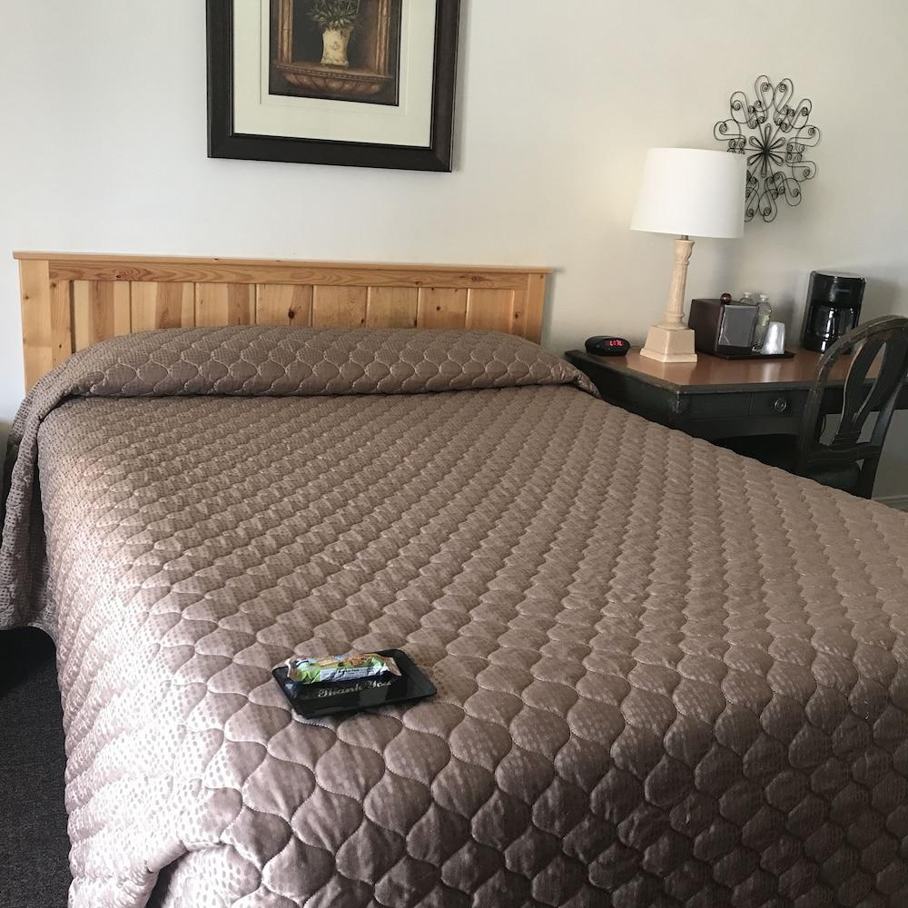 Rustic Inn Motel photo 55