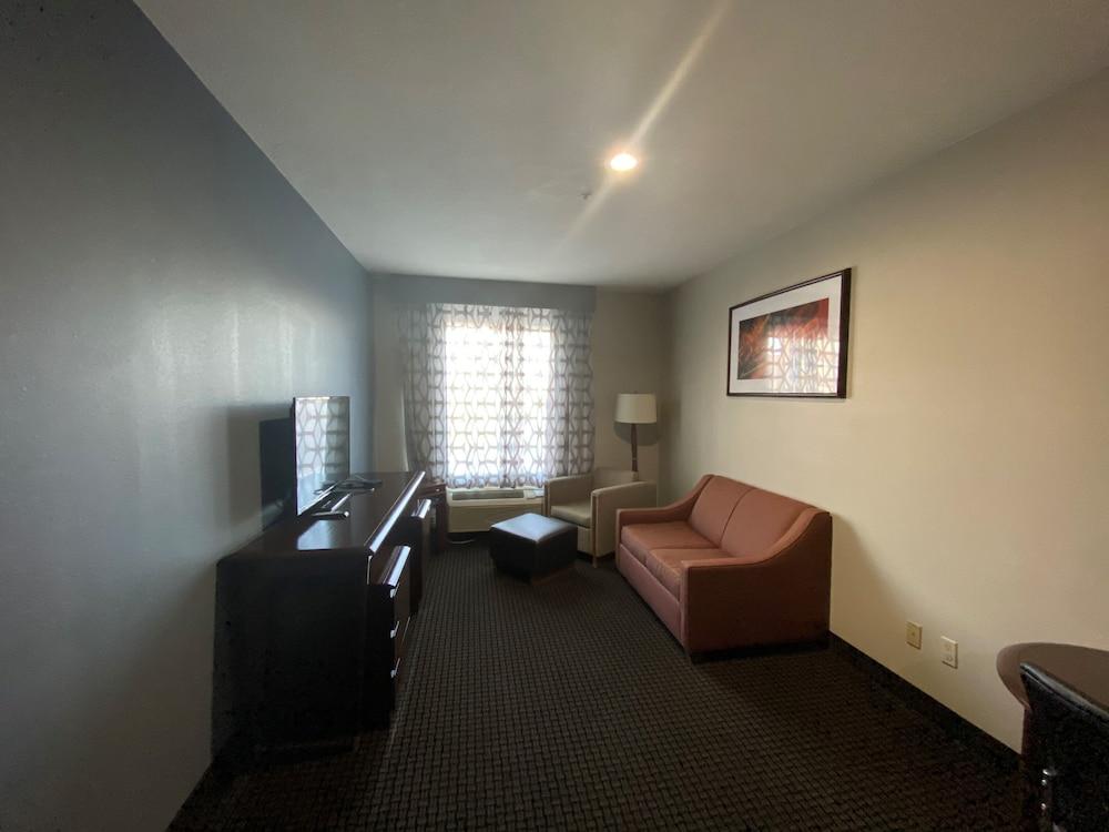 Baymont by Wyndham Colorado Springs photo 22