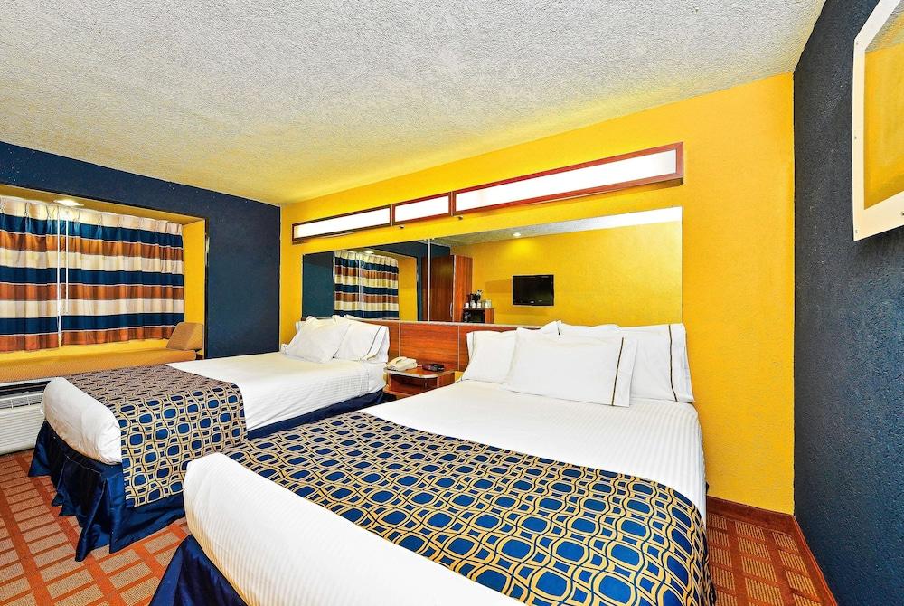 Microtel Inn & Suites by Wyndham New Braunfels photo 5