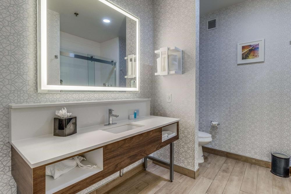 Hampton Inn & Suites Gainesville photo 9