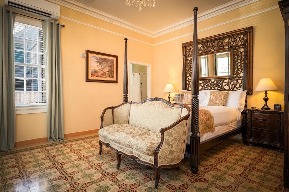 Southernmost House photo 18