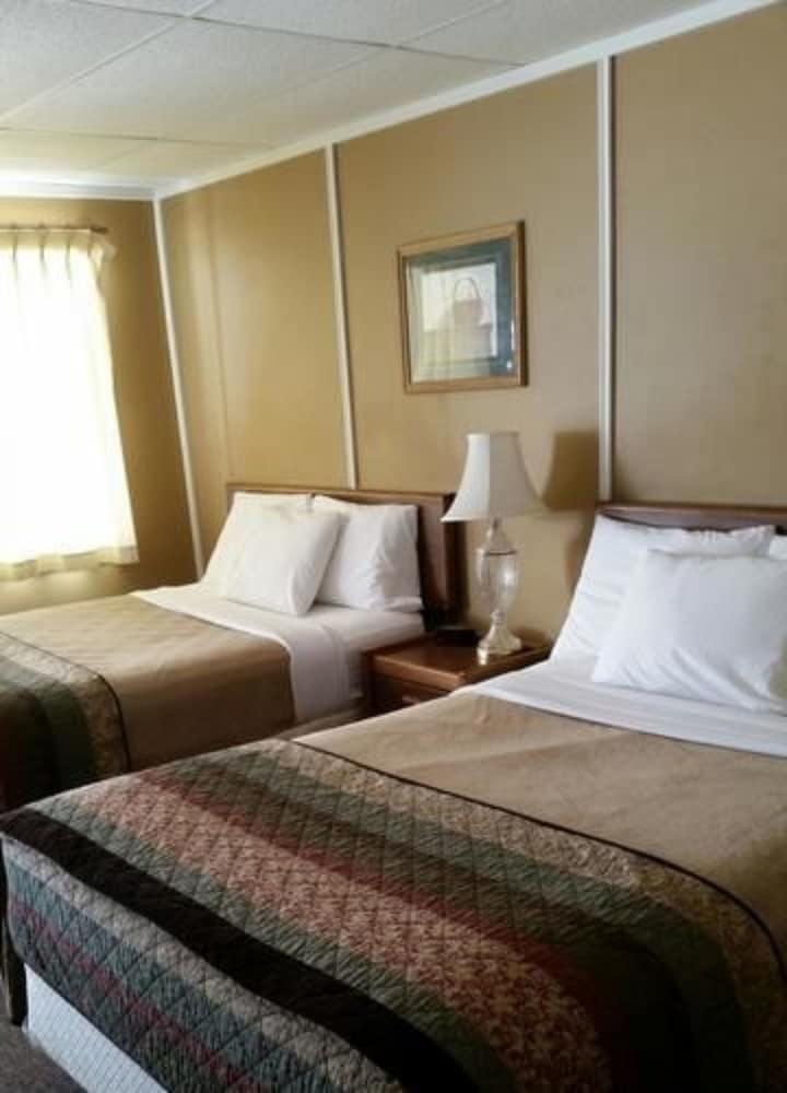 Lakeshor Motor Inn photo 17
