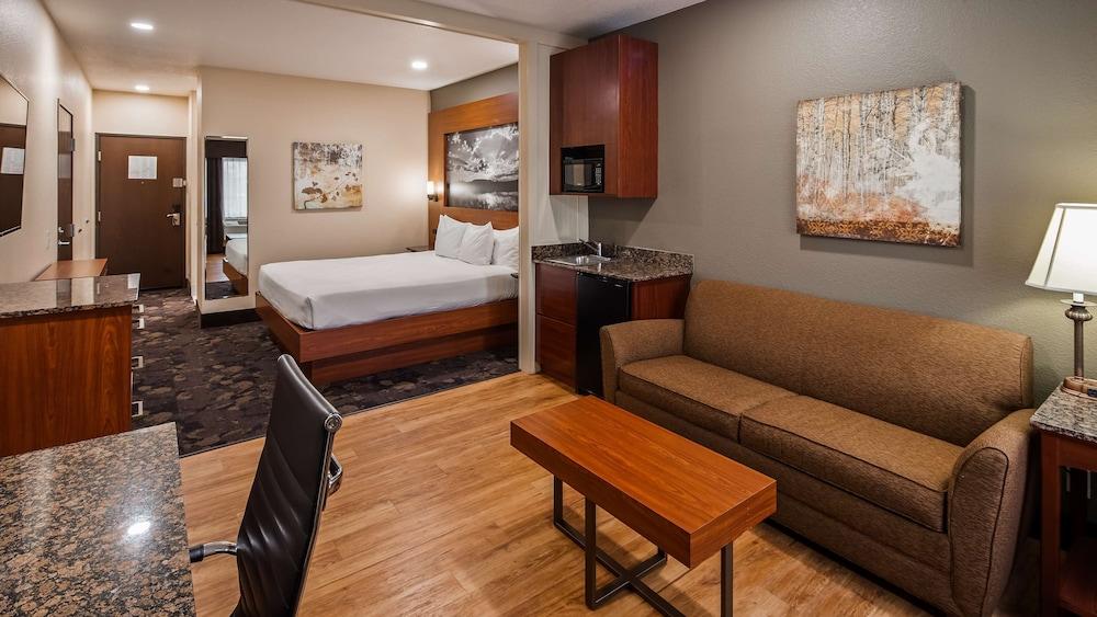 Best Western Plus Yukon photo 5