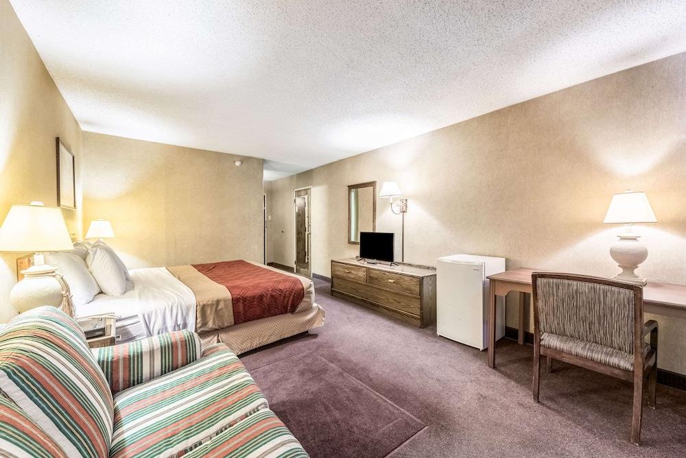 Econo Lodge Brainerd photo 28