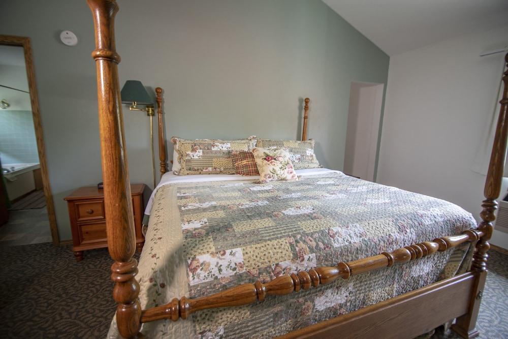 Ridges Inn & Suites photo 98