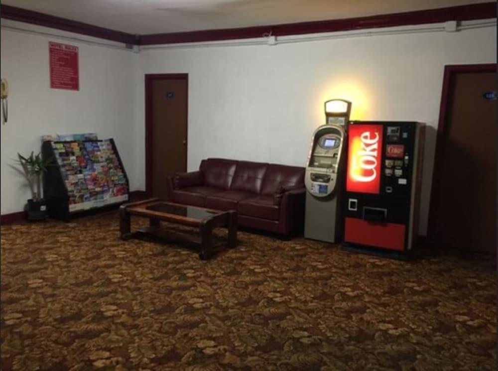 Hollywood Roxy Hotel photo 35