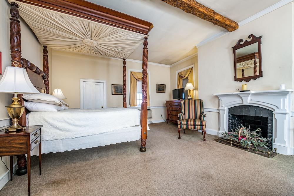 Wayside Inn photo 14