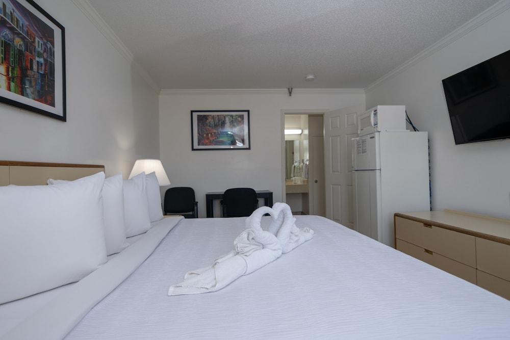 Contempra Inn photo 12
