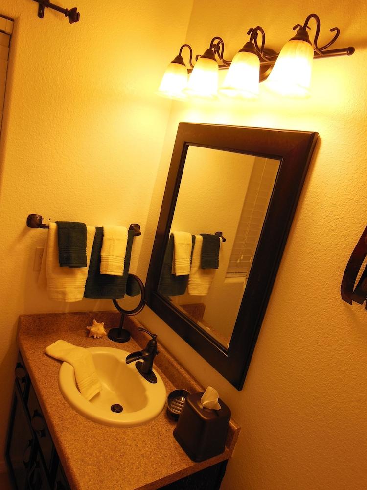 Desert Trails Luxury Suites photo 12