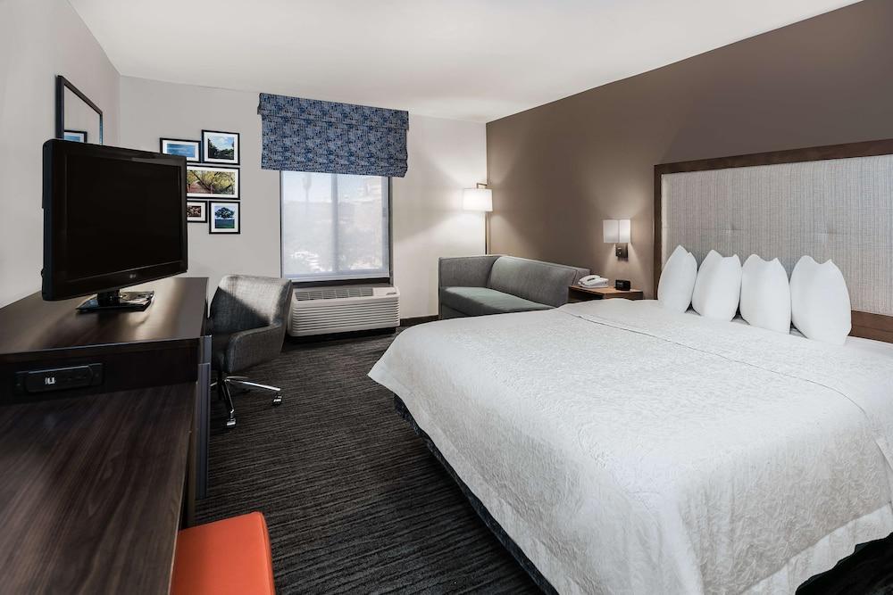 Hampton Inn & Suites San Marcos photo 6