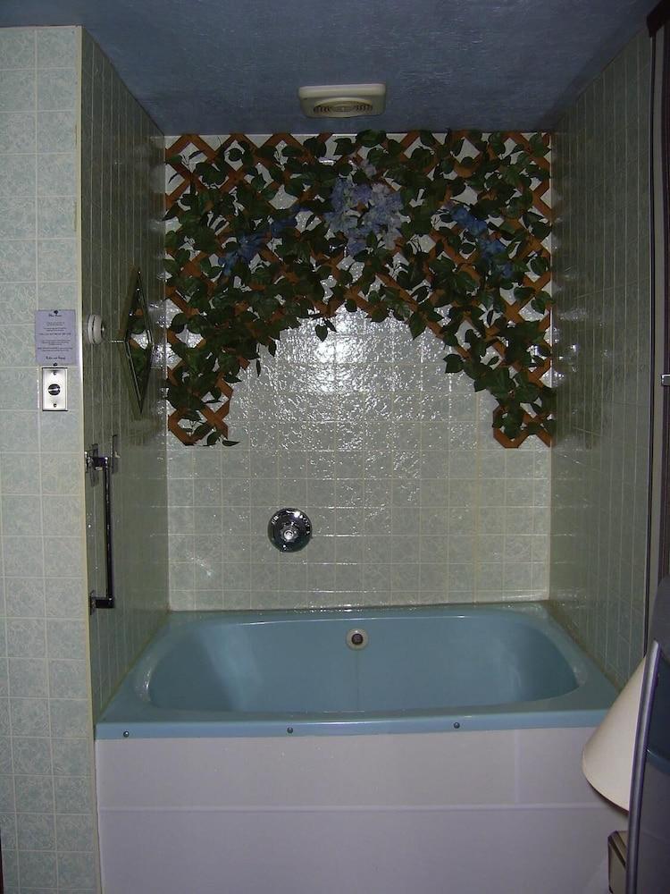 Cedar Grove Motel photo 22