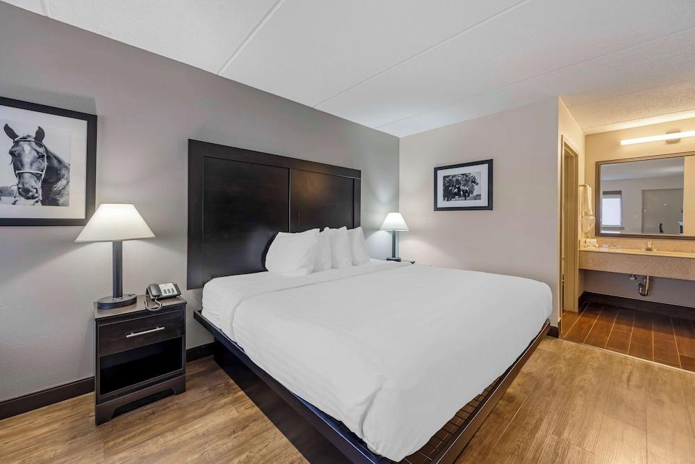 Best Western Shelbyville Inn and Suites Celebration Inn photo 11