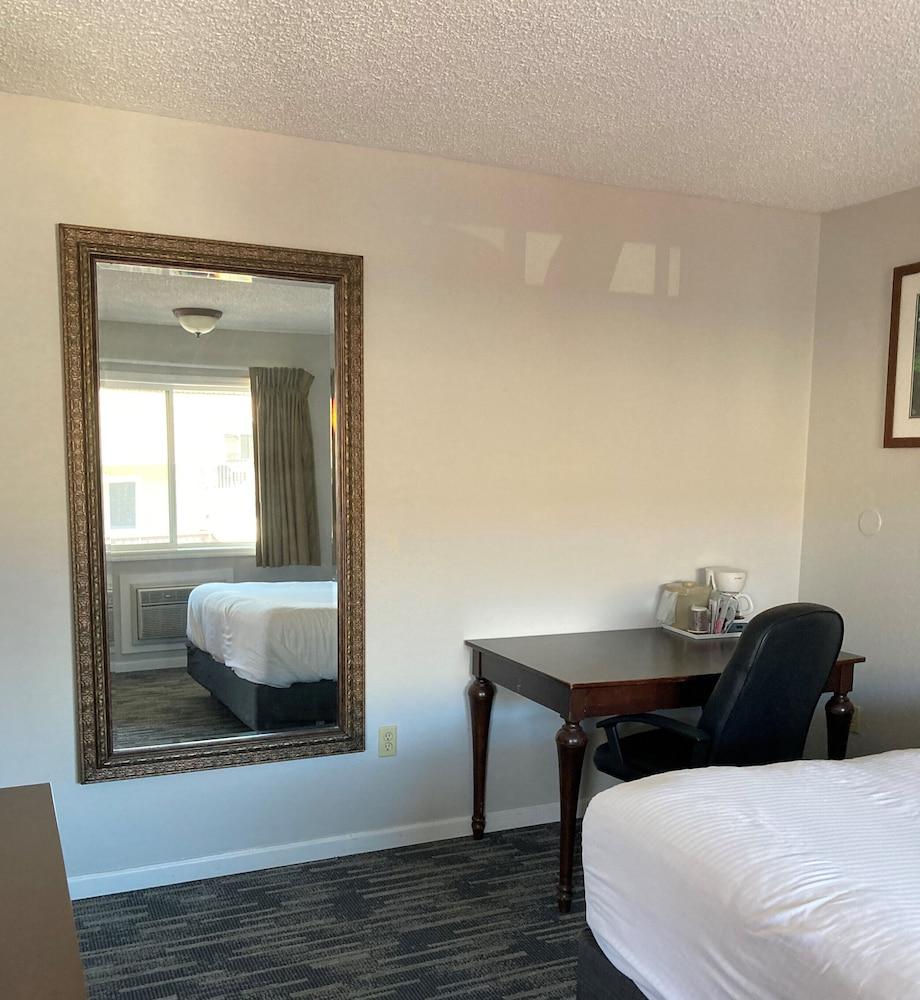 Park Lane Motel photo 50