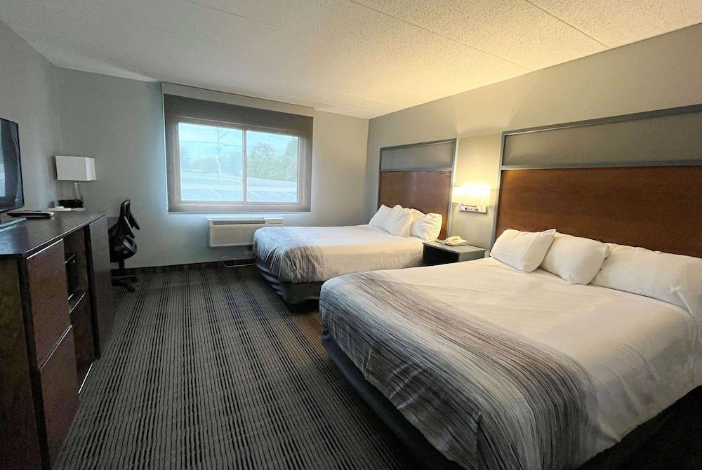AmericInn by Wyndham Ladysmith photo 6