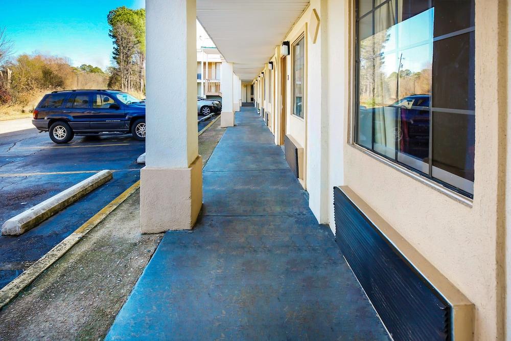 OYO Hotel Jackson South I-55 photo 20