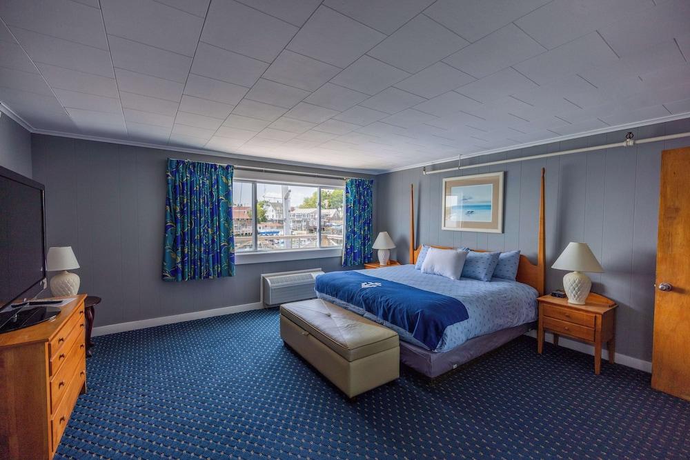 Fishermans Wharf Inn photo 36