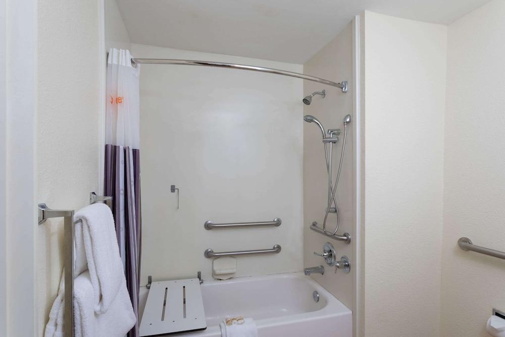 La Quinta Inn & Suites by Wyndham Jacksonville Mandarin photo 21