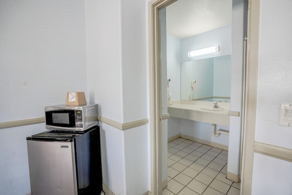 Day&Night Inn photo 24