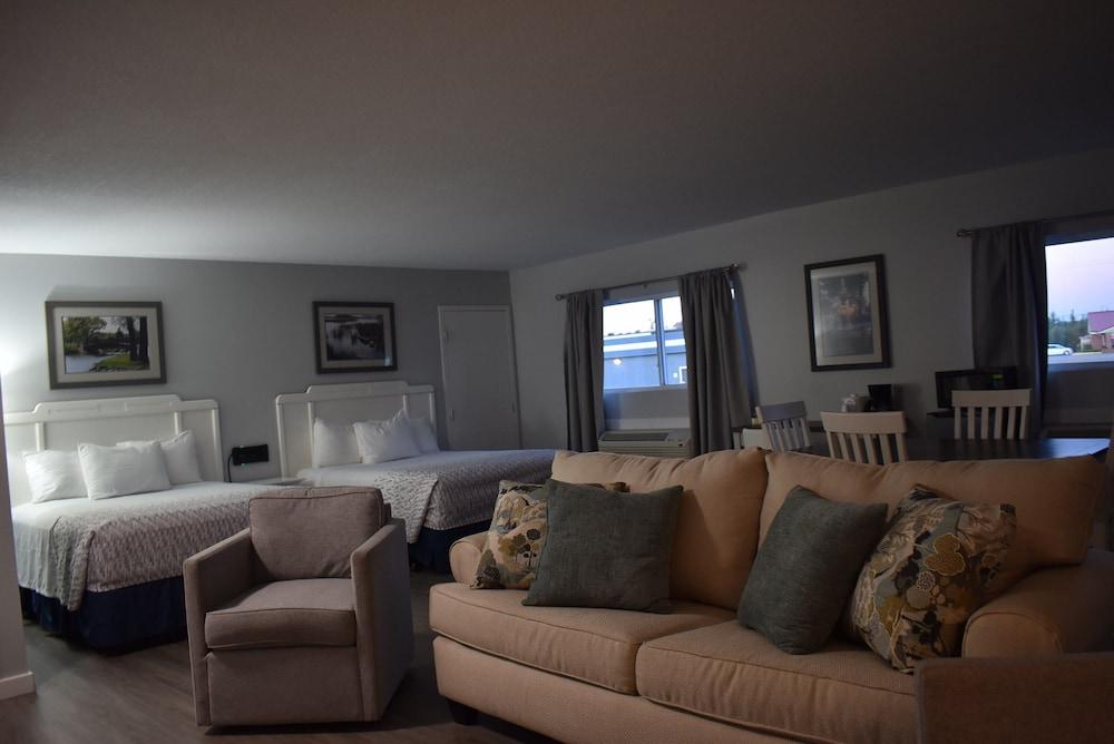 Lake Cadillac Resort photo 9