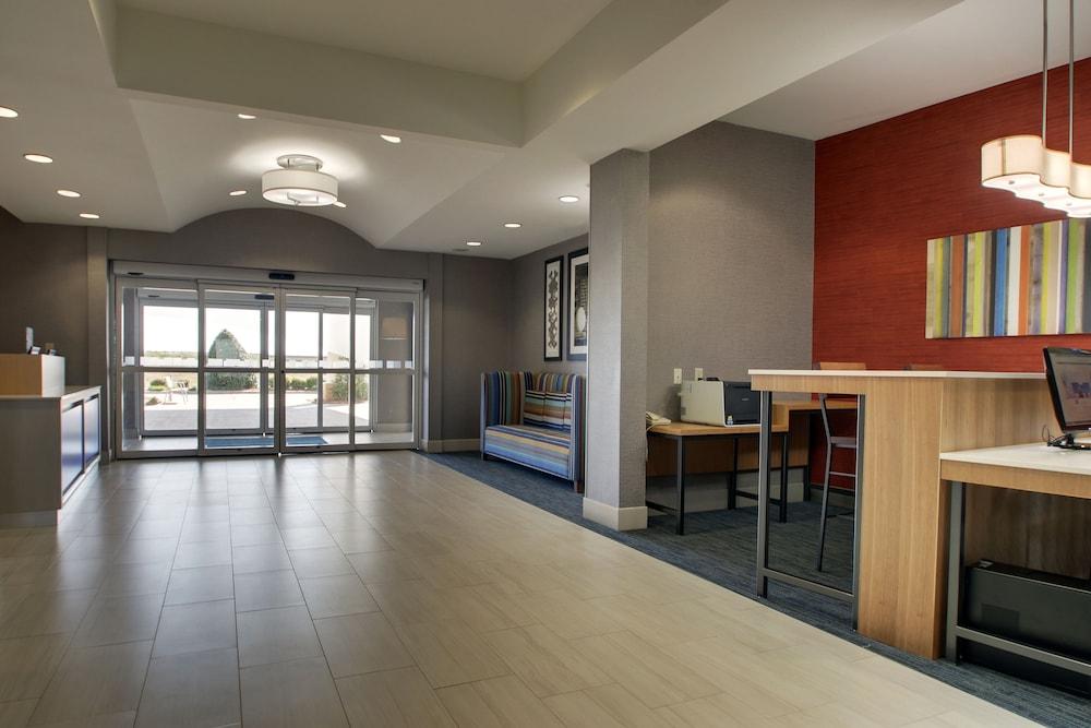 Holiday Inn Express Hotel & Suites Vernon College Area by IHG photo 58