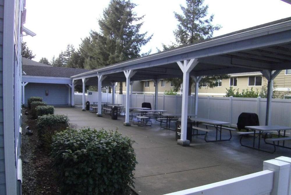 Stay Beyond Inn & Suites photo 23
